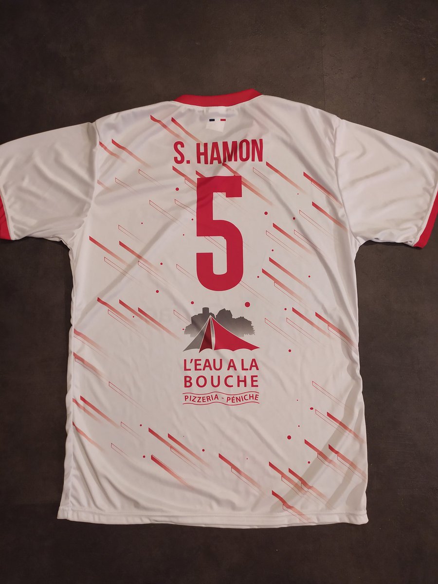 Le club est heureux de vous présenter ses nouvelles tenues pour la saison 2020-2021 😍

Merci à nos fidèles partenaires <a href="/David__COLIN/">David COLIN</a>, la société AT SURFACE, l'Eau à la Bouche et la société Pierre et Terre.

Merci pour votre investissement pour notre club 😉

<a href="/villepontsdece/">Ville Ponts-de-Cé</a>