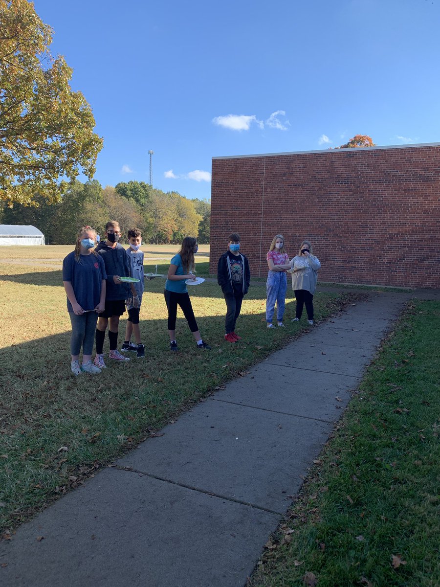 April Thompson tweet media