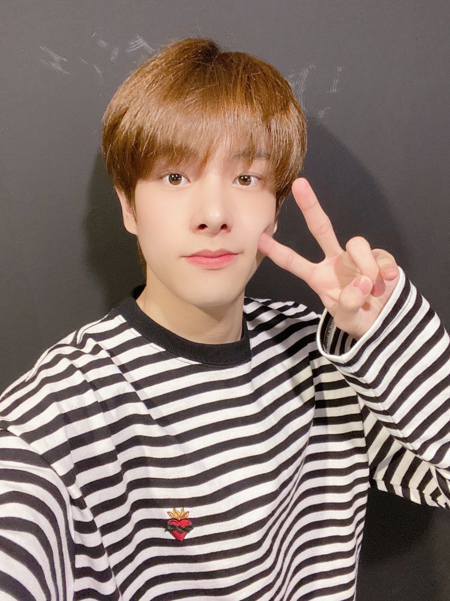 fkenhypen's tweet photo. ⠀˛⠀✰ ᥱn.𝗵 𝘆 𝗽 𝗲 n̲ · plᥲчlıst 🎧 : #LetsPlayWithLULLET 

[#UXIE] No hay mejor compañía en un aburrido día que las voces de LULLET, por eso llevo todo el día escuchando #LetsPlayQnA, que es una canción muy pegadiza y que en seguida te activa el buen humor. https://t.co/B82fzv88Q4