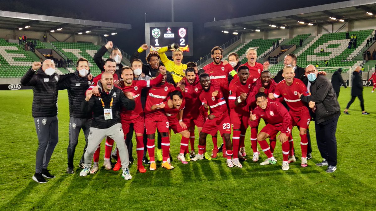 This team! 😍😍😍

#AntwerpOnTour #UEL #COYR