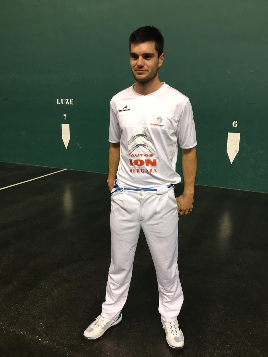 2020/10/22.
4 1/2 barruan:
ERKIAGA 22 / 13 ETXANIZ
#Zaldibar  #Bizkaia  #euskalpilota #pelotavasca