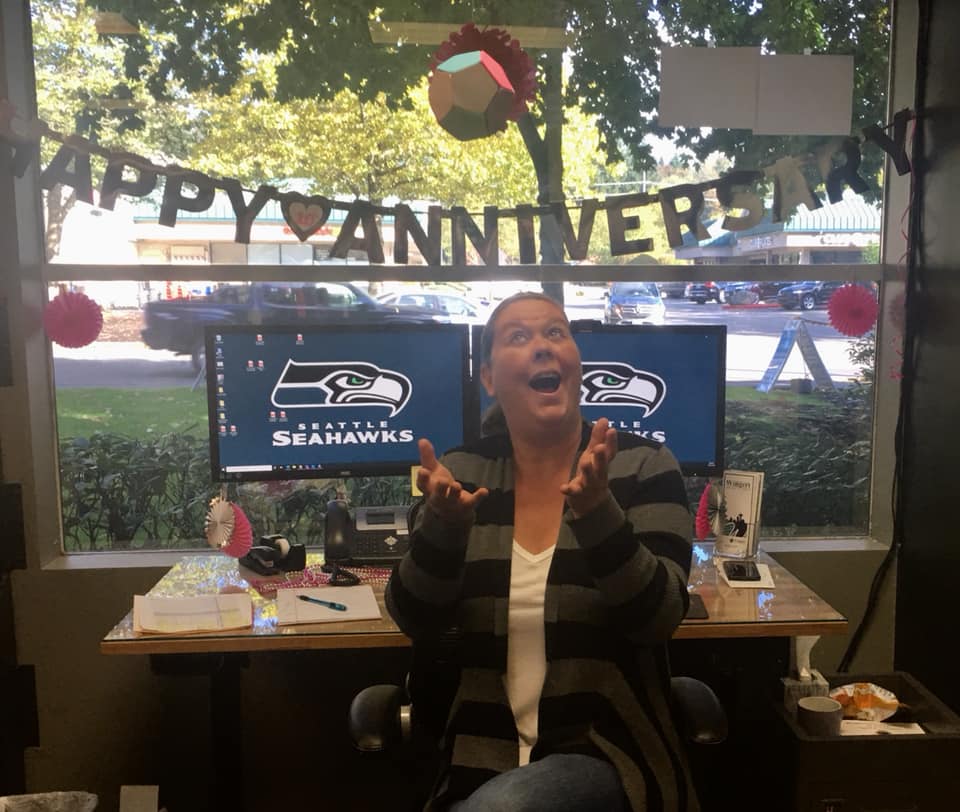 wingertagency's tweet photo. 10 Days of celebrating Heather continues...
On the 3rd year of Heather at Wingert Agency, she really shined with 
cre-a-tivity.
Okay...sing it for Heather!  😍
#Wingertagency
#10yearworkanniversary
#awesomeness https://t.co/ZvI4MdtX5B