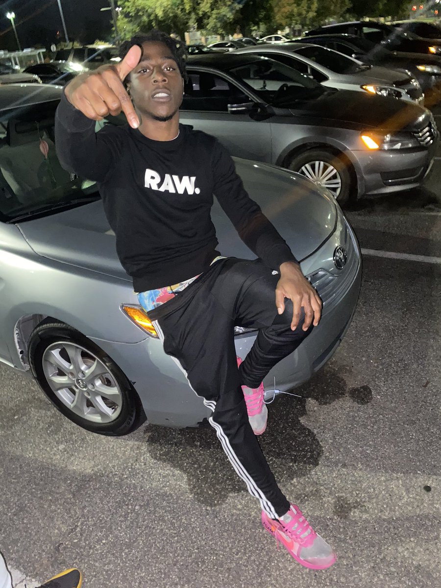 Ain for the clout ๐ค๐ค๐ฏ https://t.co/joE7Ohvk4R