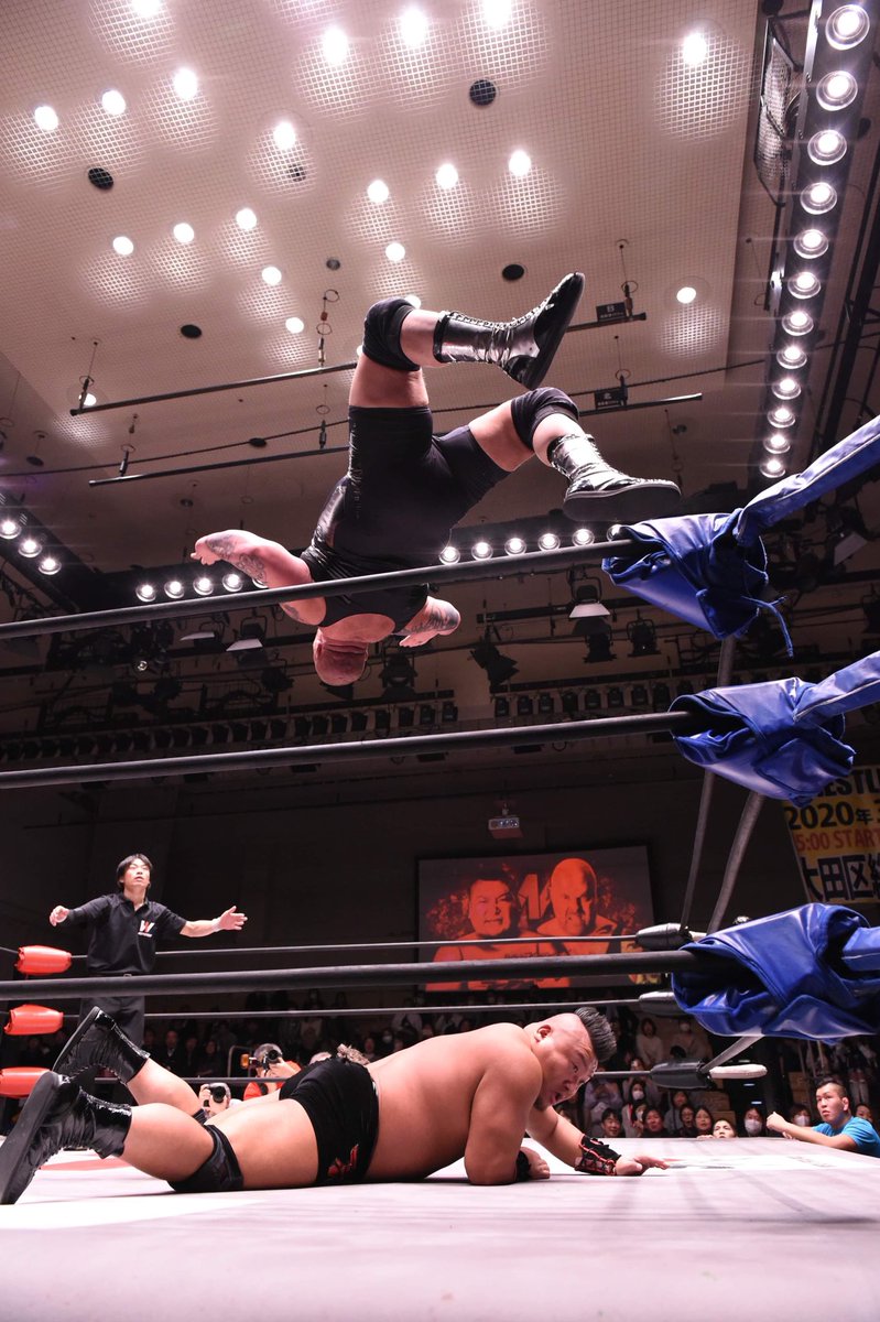 THEMONSTERCYRUS's tweet photo. Big athletic guys sell tickets!!!! #prowrestler #prowrestling #monster #beast #athlete #strong #pushyourself #gym #gymlife #performer #entertainer #getitdone #dream @gleat #noah #ddtpro https://t.co/B34EOZr6XC
