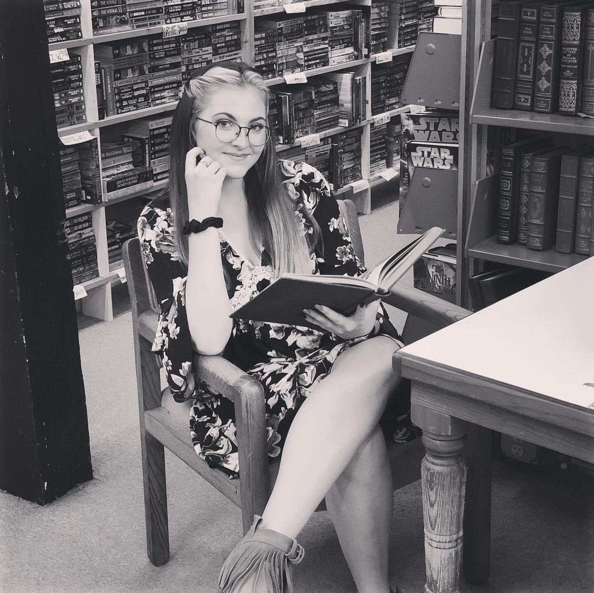 whitet49's tweet photo. Just gonna drop my future author photo here for y’all to appreciate... https://t.co/OfBRzex0ua