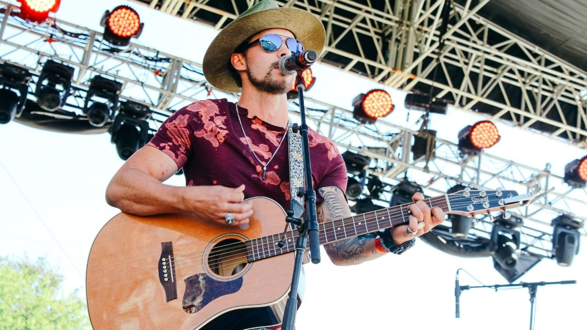 Hey y’all, we need your help! We’re getting to work on next year’s festival and want to know who YOU want to see perform at #LMF2021! 😎