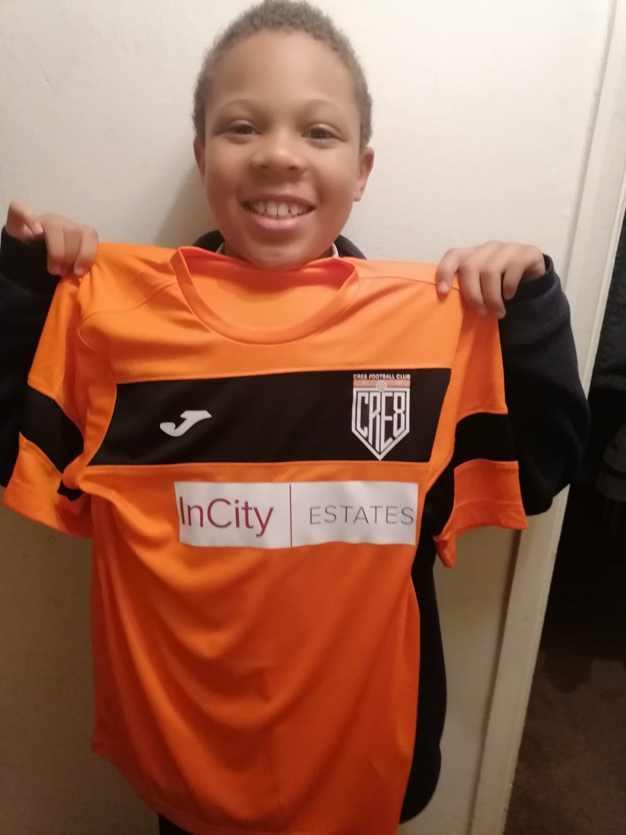 Cre8FC's tweet photo. The players loving their new kits 🔥😁⚽️🥅 @Cre8FC U9's sponsored by @incityestate #welearn #wedevelop #wecre8 https://t.co/FgY2p52pzy