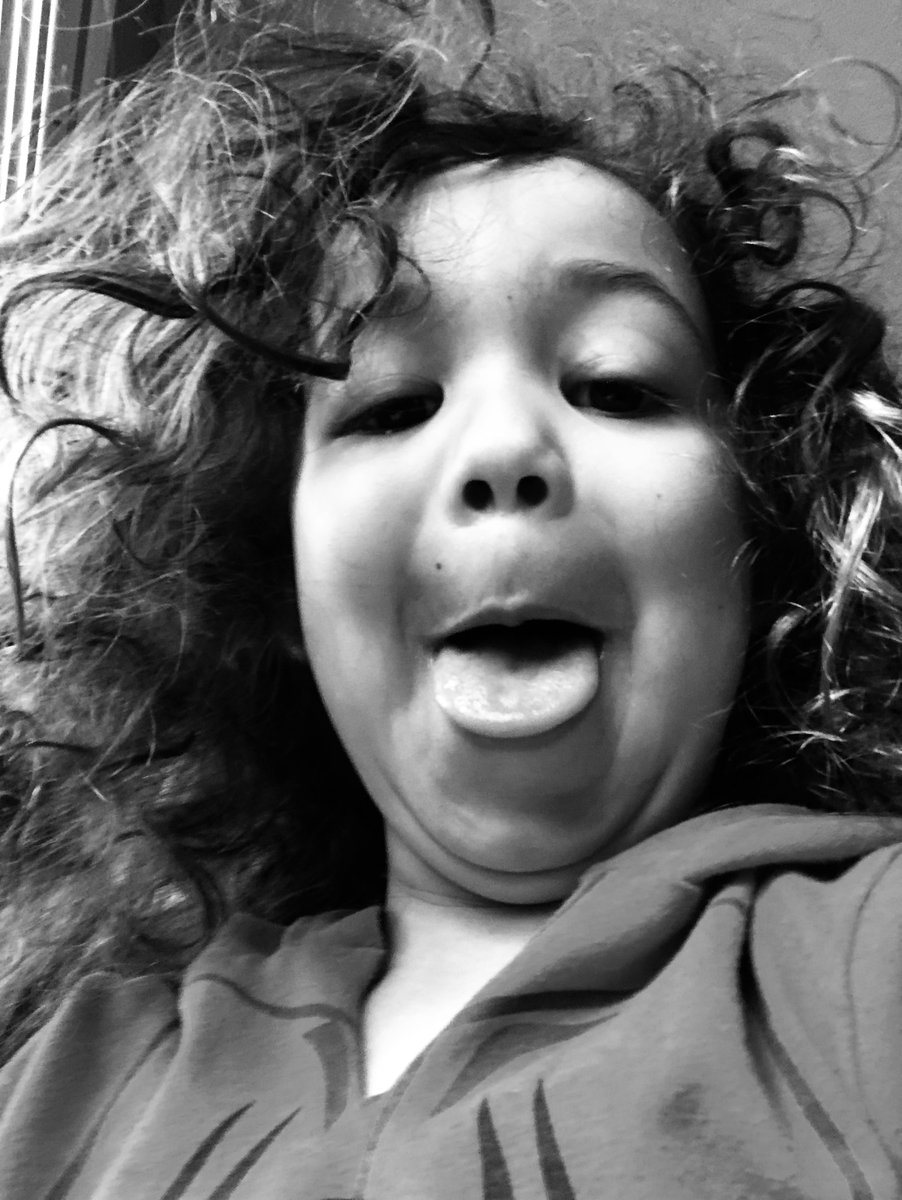 --Ok back to funny faces briefly, she will do this on your phone within 2.5 seconds