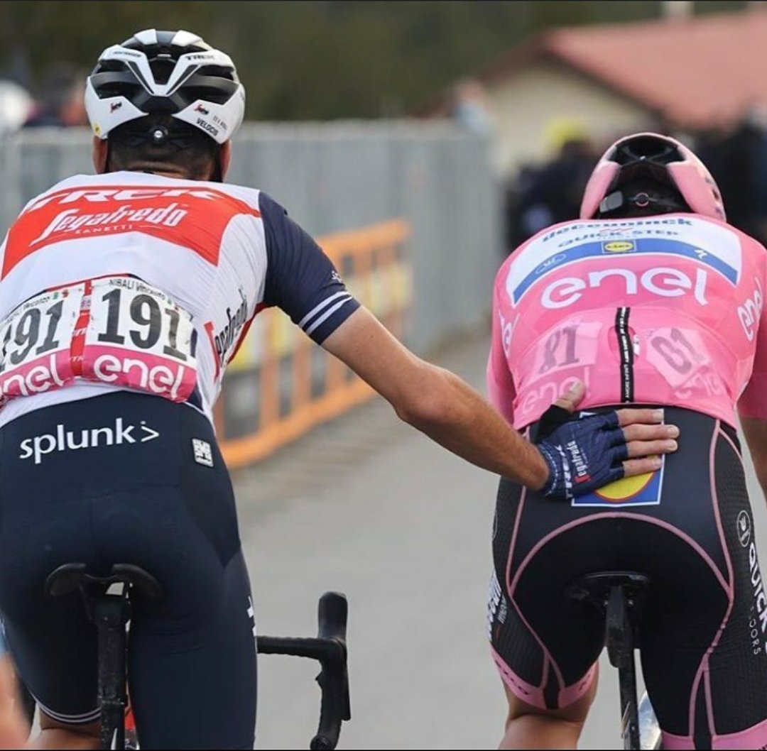 BriSmithy's tweet image. One of the pics of the day...thank you @JooAlmeida98 and @vincenzonibali 🙌 @giroditalia