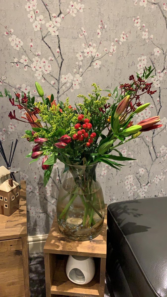 sdc1970's tweet photo. @FreddiesFlowers look forward to coming home when Freddie has been 💐🌷🌸 https://t.co/S6BGc2Hl8N