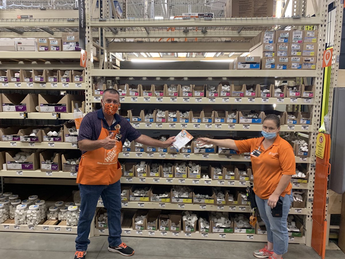 Corey helping out a sister store!! Wow only one OOS!! Nice job Sir!! Walked by this bay and said Wow!! Ireatha did an outstanding job on GS!!! Overhead gone!! Nice Quality work Team!!