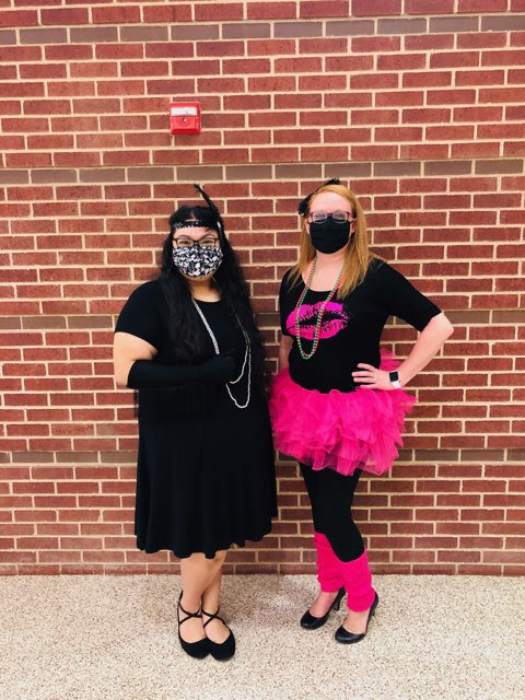 CHSTitansStuCo's tweet image. The teachers nailed decades day today! Go Titans! #hoco2020 @Cen10titans