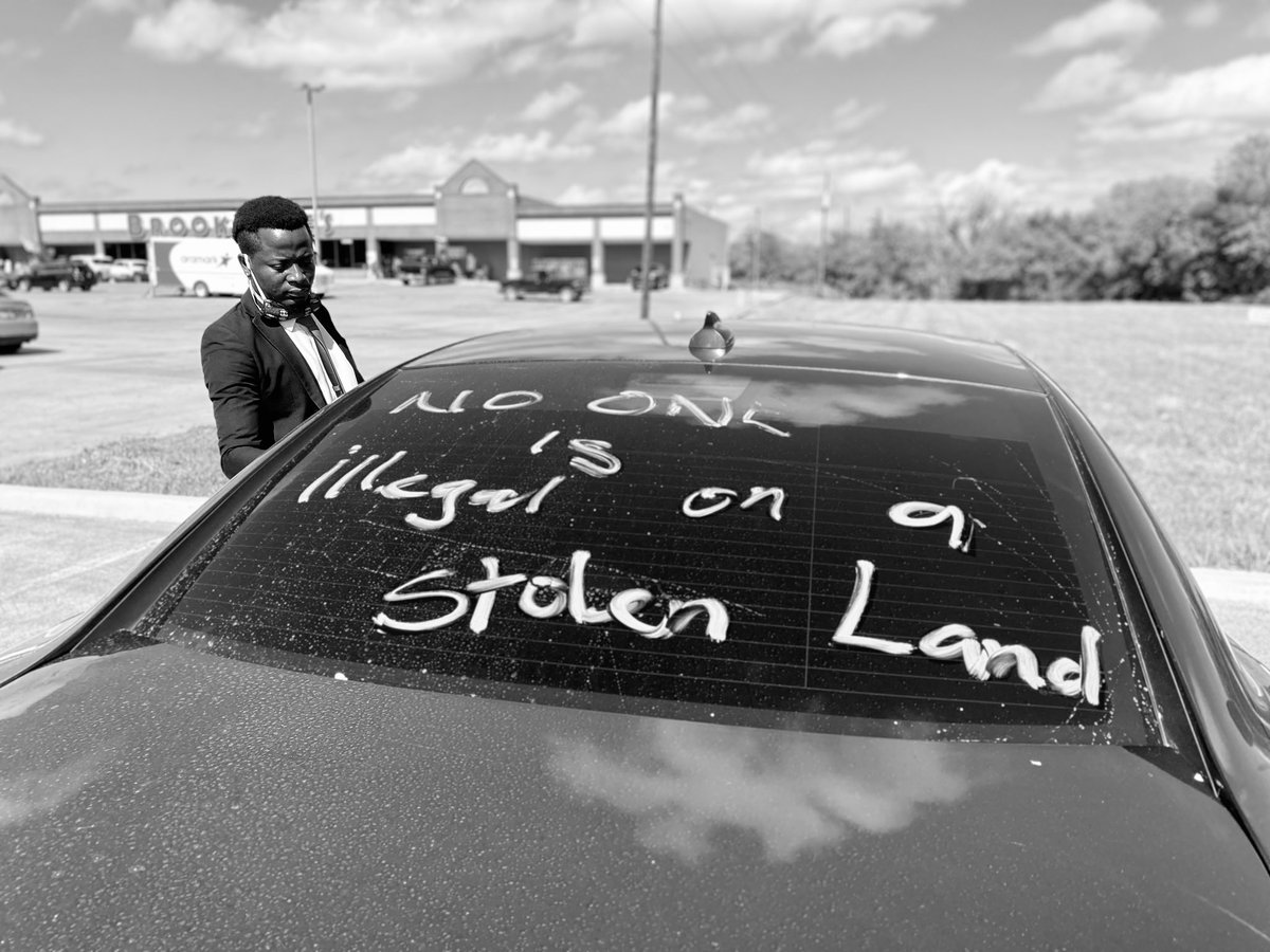 NO ONE IS ILLEGAL ON STOLEN LAND. 👊🏿👊🏽👊🏾

Cameroonian Comrade writes on his car during today’s Protest at Prairieland Detention Camp. One week after ICE deported 60 Cameroonians out of DFW. #FreeCameroonians #FreeThemAll #TPSforCameroon #AbolishDetention #AbolishICE