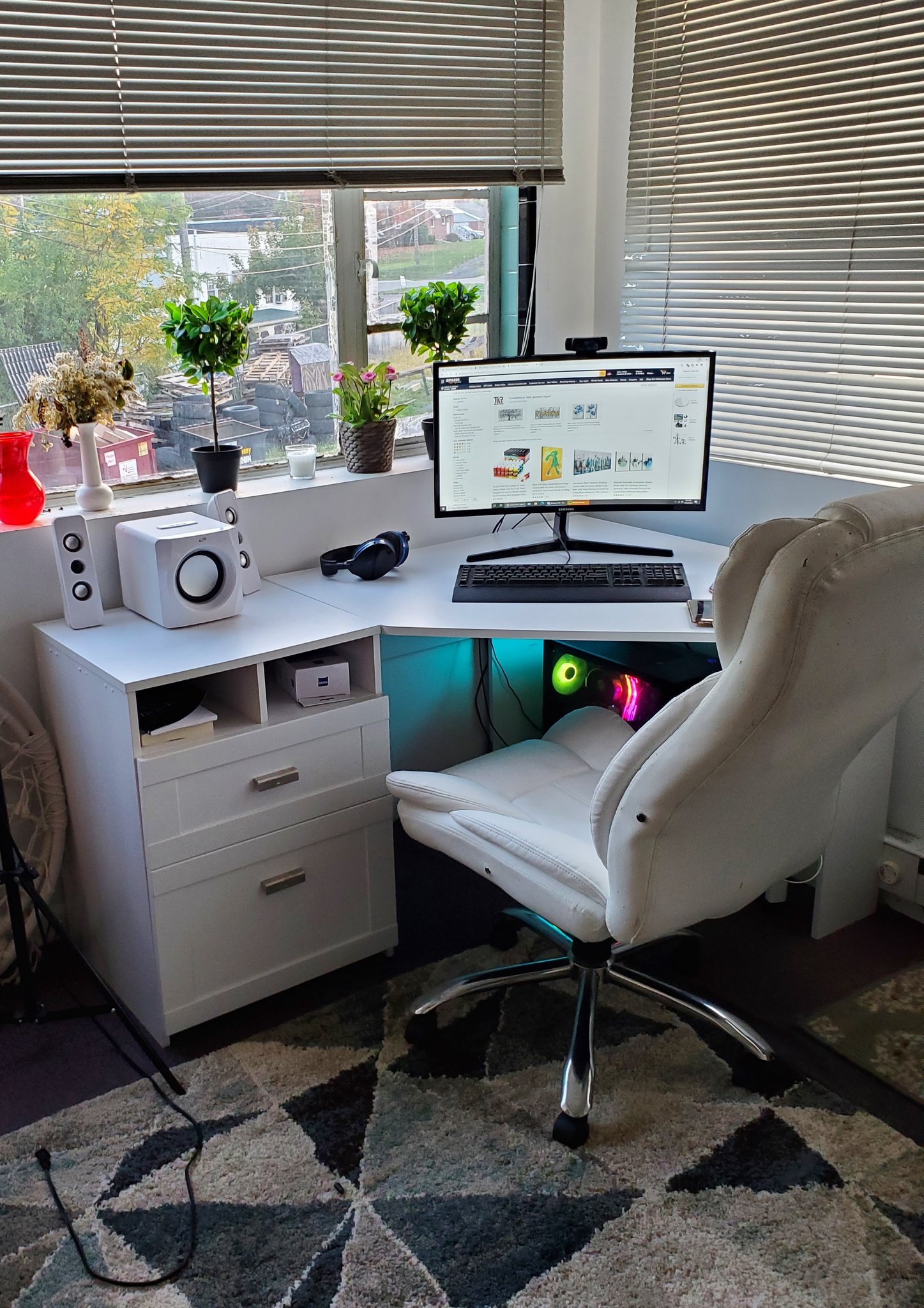 mattiedoll 🌸 on Twitter "I just need a new chair now 💗 https //t.co