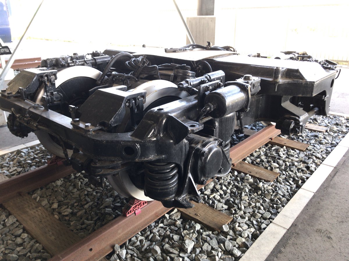 南側展示場に展示されている台車・DT950は、ディスクブレーキ試験用に