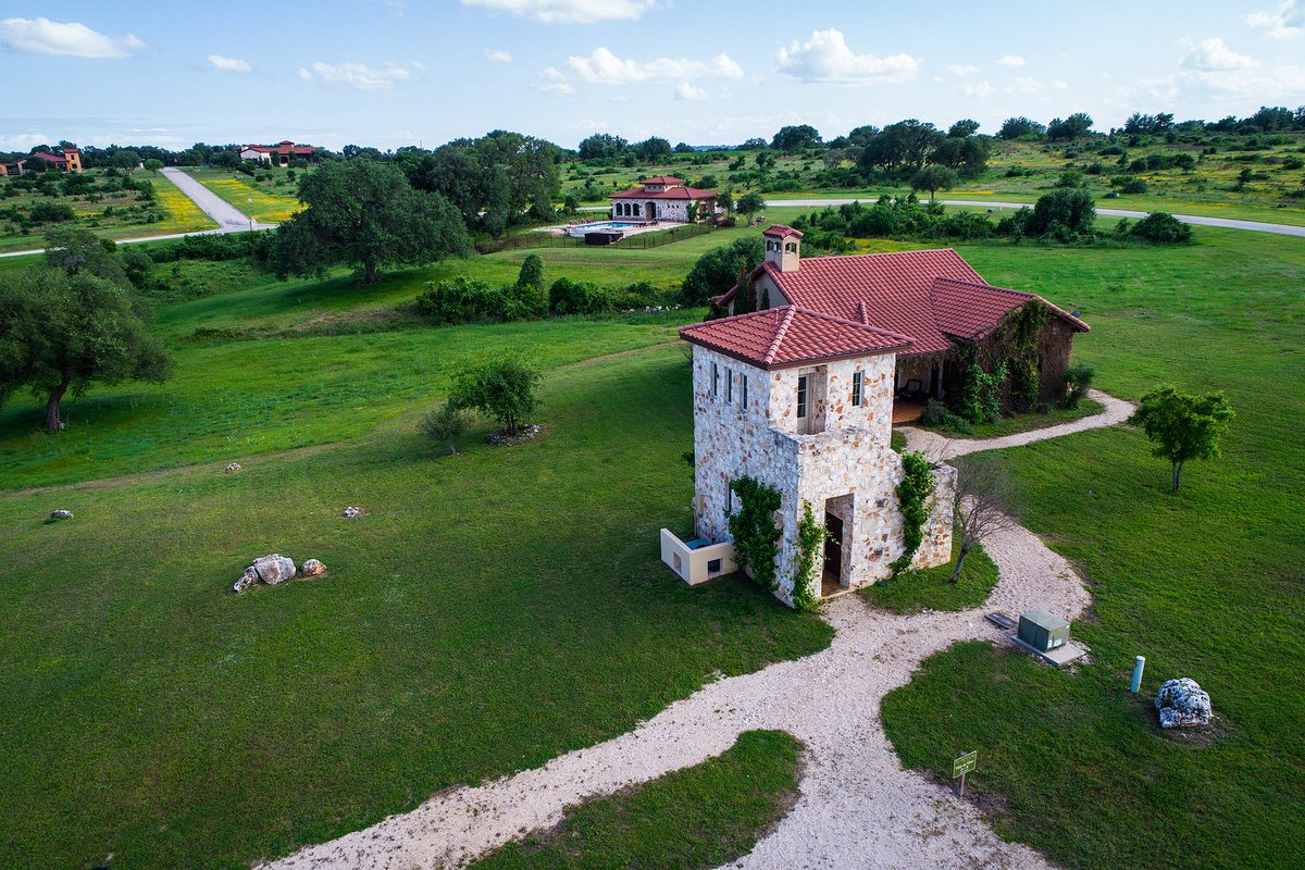 fund_kite's tweet photo. It's great to see Small Business moving forward. We recently funded a fine dining restaurant on Texas Hill Country Texas. #businessfunding #businessfinance #workingcapital https://t.co/Oz3oTXEPnK