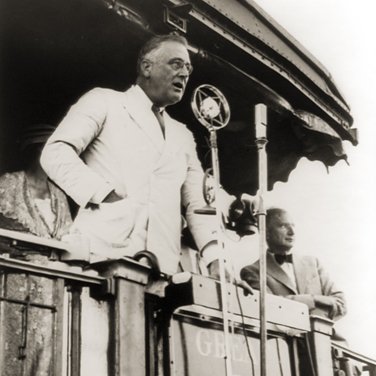 Since it appears many of the historians that typically rush to launch anti-conservative threads are silent on debunking this "court packing" lie that Biden is spinning, I& #39;ll take this one on.Let& #39;s talk about Franklin Roosevelt and what "court packing" really is. THREAD 1/