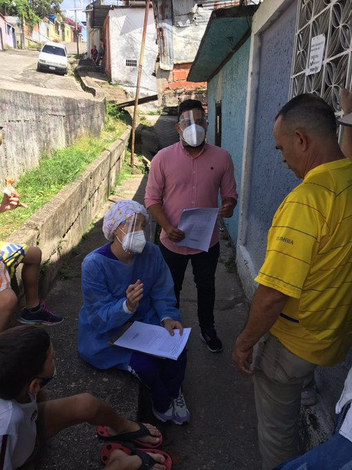 mippci_ven's tweet photo. #11Oct|🇻🇪📢 ¡ LA ETIQUETA DEL DÍA! ⏩ #EnCombateContraElCovid19 

En Venezuela decidimos cuidarnos, acatando las medidas de prevención, garantizando la atención gratuita en diagnósticos y tratamientos. Nos mantenemos en combate contra el virus y venceremos. https://t.co/FpPHv6kS5e