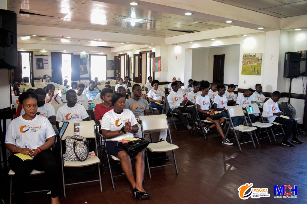 fomejcap's tweet photo. La deuxième journée du Forum Municipal sur l’Entrepreneuriat Jeunesse 2020 en images! 

#FOMEJ #FOMEJ2020 #FOMEJCapHaitien https://t.co/hyjHDZZv85