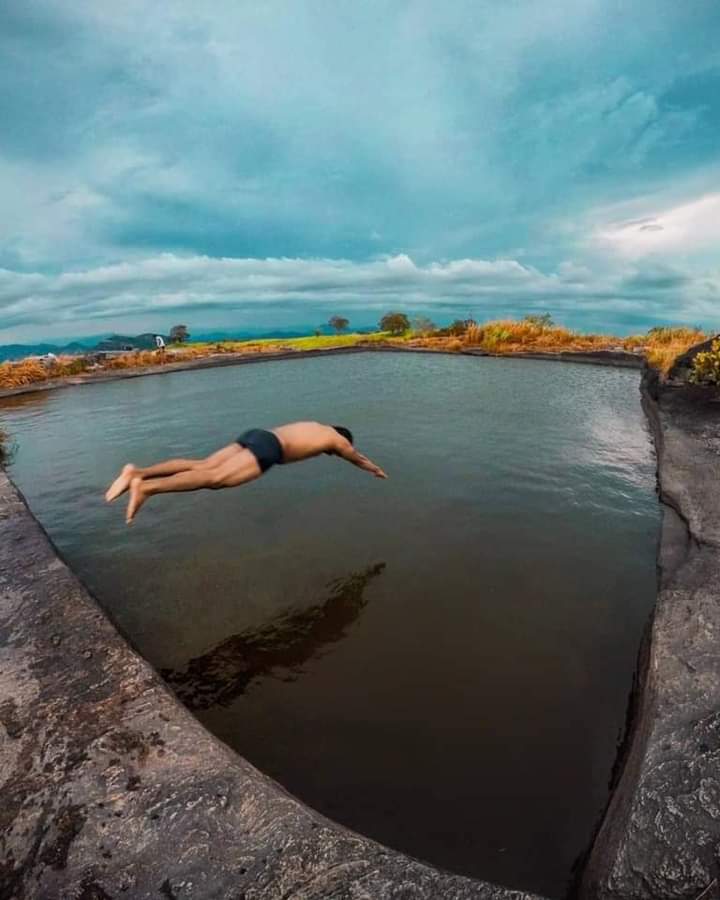 මේ මගෙ රට බොලවු