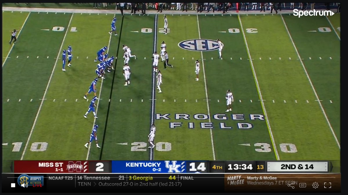 we have blue face masks for Kentucky-Miss State and I'm in love with them. Very good color rush matchup here for a couple of SEC schools that are looking to make some noise.