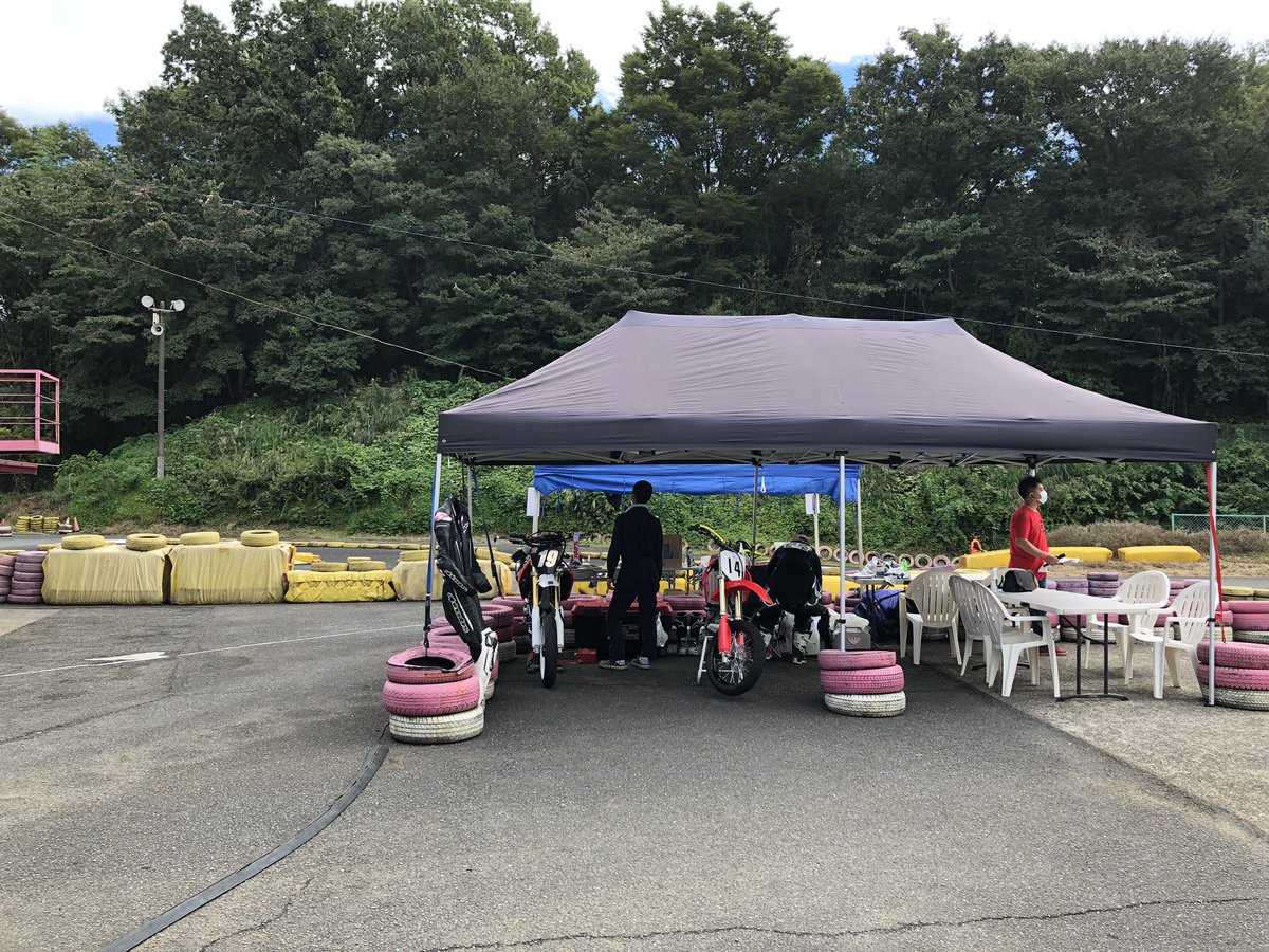 Earth_posc's tweet photo. 今日は神奈川の中井インターサーキットでNAKAIモトカップ!
台風が謎のUターンしてくれたので天候バッチリ! 暑い!
#earthsound https://t.co/ZLvpRldQTs