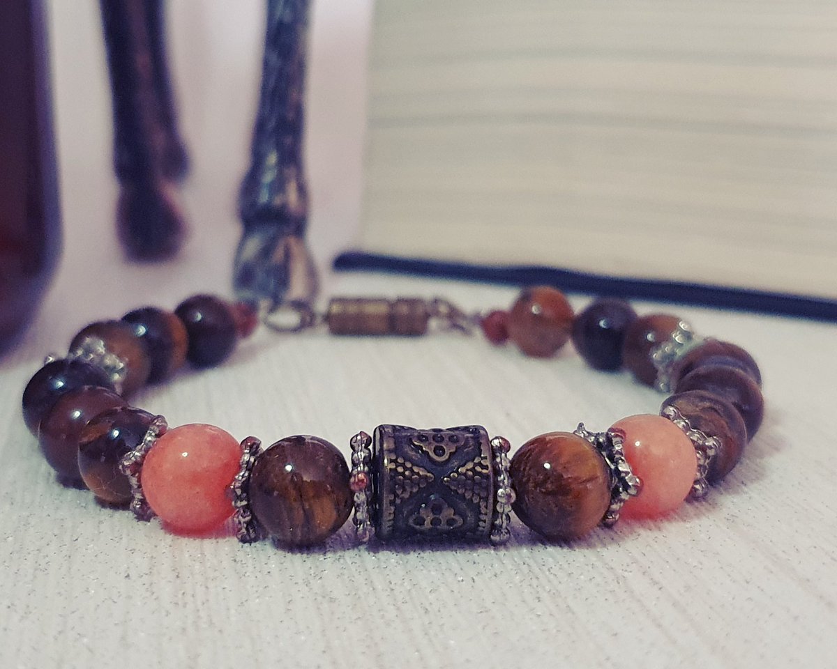 Gemstone sliding knot bracelet handmade £6 + FREE UK SHIPPING facebook.com/thealchemistde…   #handmade #giftideas #xmasgifts #bracelets #adjustable #spirituality #SupportSmallBusinesses #TheAlchemist #shopsmall #Gemstones #personalised