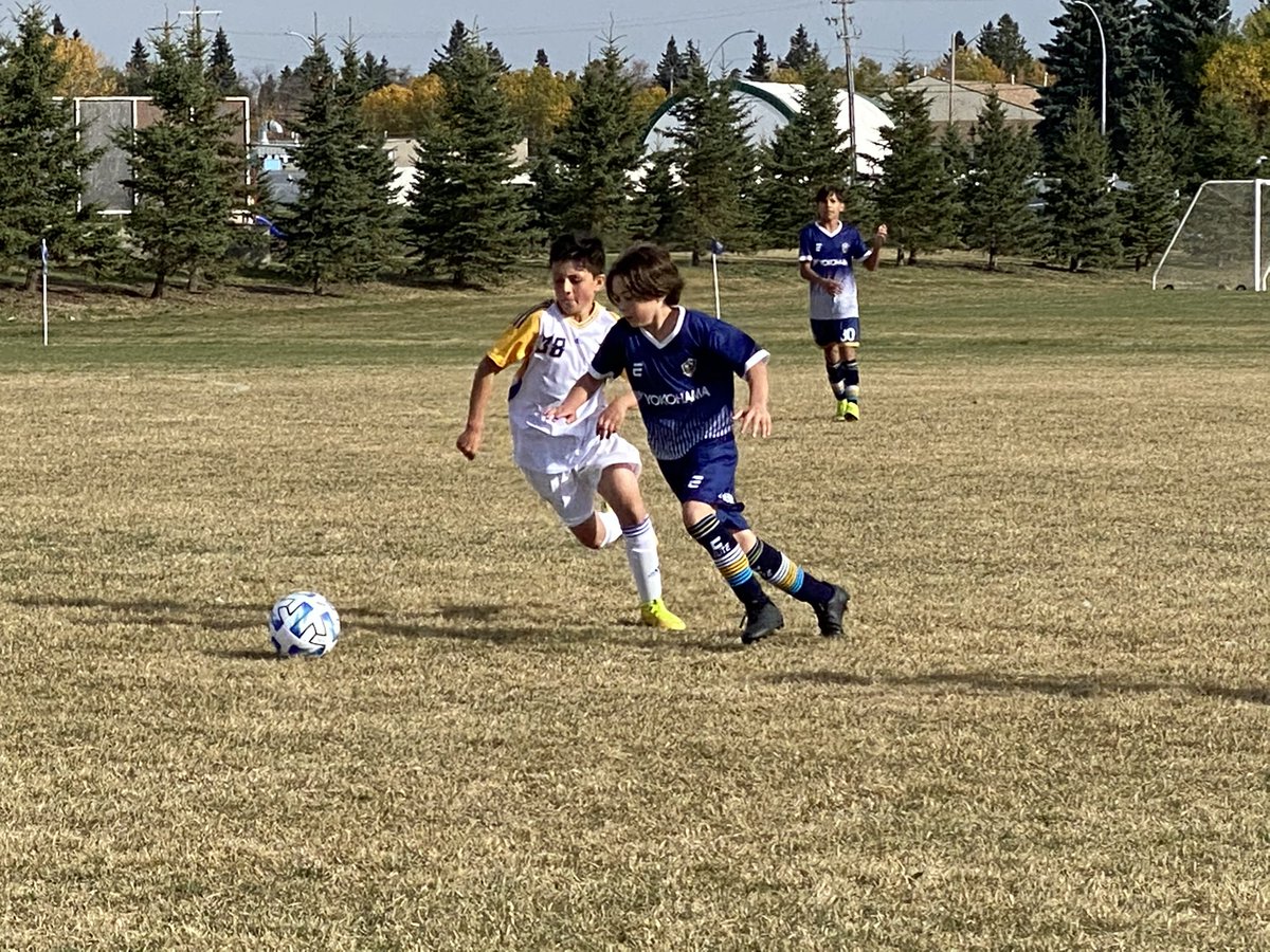 Impact08PDPBoys's tweet photo. Mid-October 11v11 games are a rare #yeg treat! Boys were pumped to earn a win in their new all white look!   #bluecrush @SASA_Impact https://t.co/kqhwDic56x