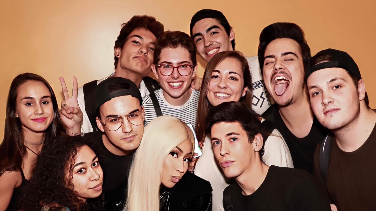 JAVICONIC's tweet image. chicos no puedo +