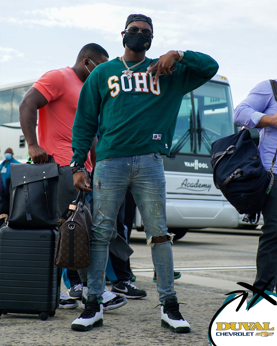 Jaguars's tweet photo. Wheels up to Houston ✈

@ChevroletDuval | #GetMaskedFL https://t.co/DhaPgUdVKw