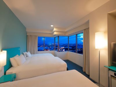 Neoトラベラーズ ユニバからすぐのお洒落でおすすめなユニバ公式ホテルに泊まってみたい Goto35 割引で最安1人当たり1300円から宿泊でき キャラクタールームやパークを一望できるゲストルームはワクワクが止まらないこと間違いなし チェックアウト後に