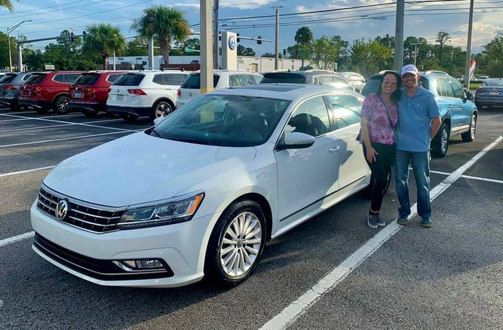 Congratulations to Mr. and Mrs. Diagonal with their new Certified Pre-Owned VW Passat SE! Sales Associate Andy Strickland had the pleasure of assisting! 👏👏👏