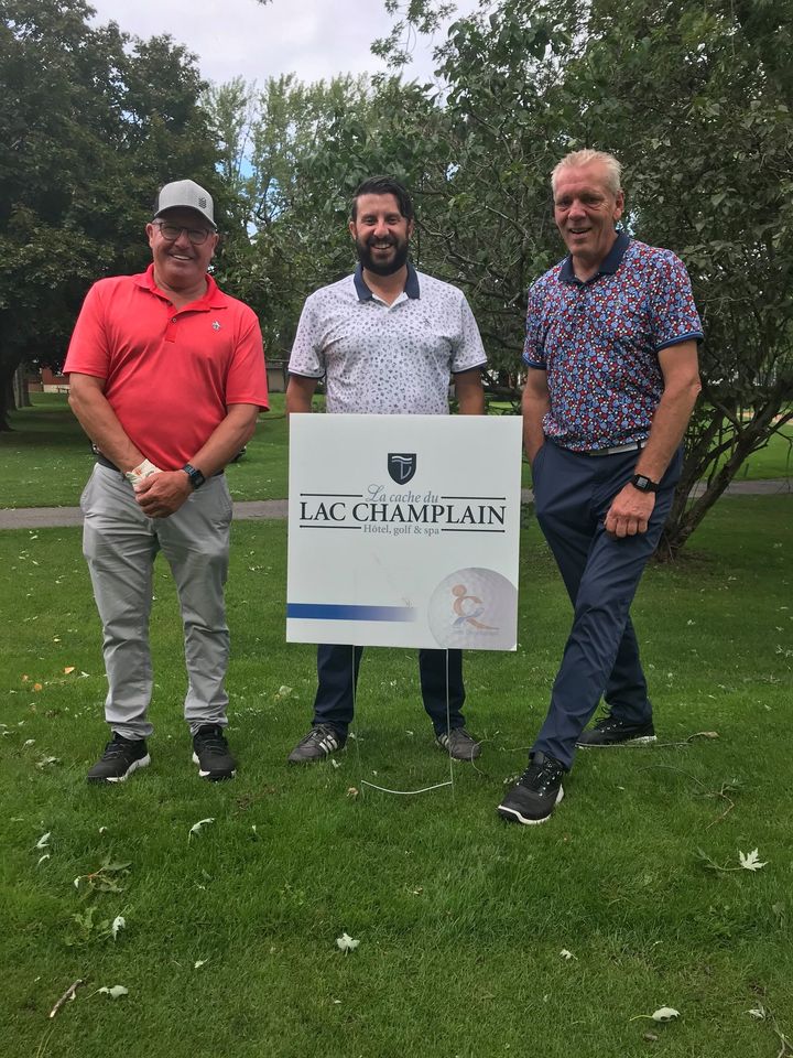 B7Francois's tweet photo. Beau souvenir de cet été au Club de #golf du Lac Champlain à #VeniseenQuebec. #LacChamplain #cachedulacchamplain https://t.co/atoBjei6lK