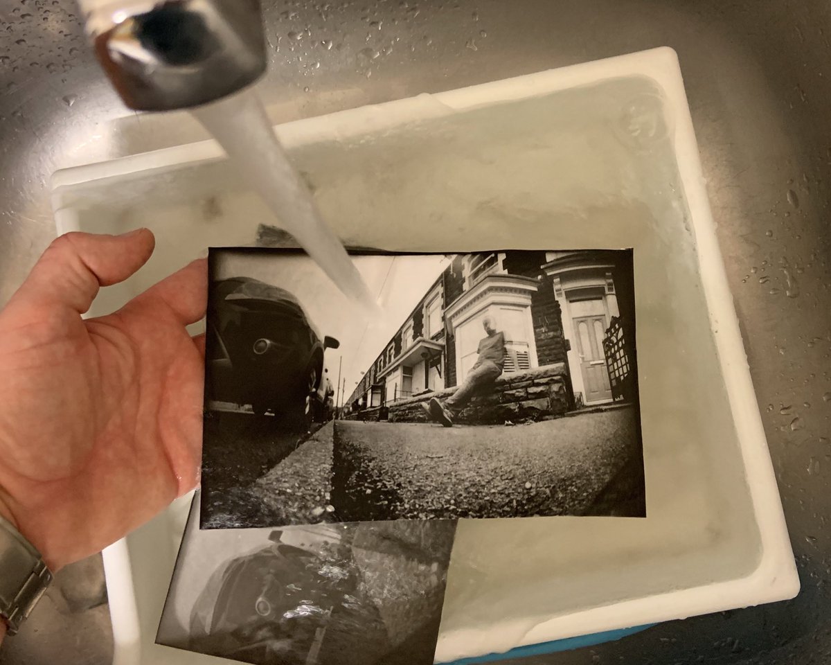 GrainyBlur's tweet photo. Contact print, from my ‘5x8 Dog Food Box Pinhole Camera’ 🙂
@sootwhitewash @sunny16podcast
#diycamera #pinhole #pinholephotography https://t.co/yLFRzjpWuM