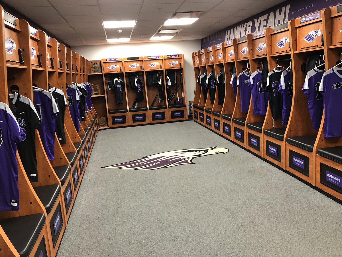 UWWSoftball's tweet photo. Well that was fun!!  We sure missed our parents but what a great game we had!  This made me excited for our season!  🤞🤞  💜vs🖤#purplevsblack https://t.co/ktd68fbnce