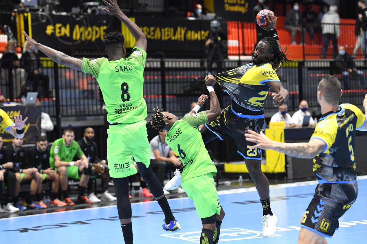 Victoire de @USIvryHB face à <a href="/TremblayHB/">Tremblay Handball</a> (24-25) lors de la 4e journée de @LidlStarligue 📸<a href="/Antoine_Breard/">Antoine Bréard</a> /<a href="/Exuleo/">Exuleo</a> Plus d’images ici instagram.com/p/CGLVwYBBdh0/… #handball #sport