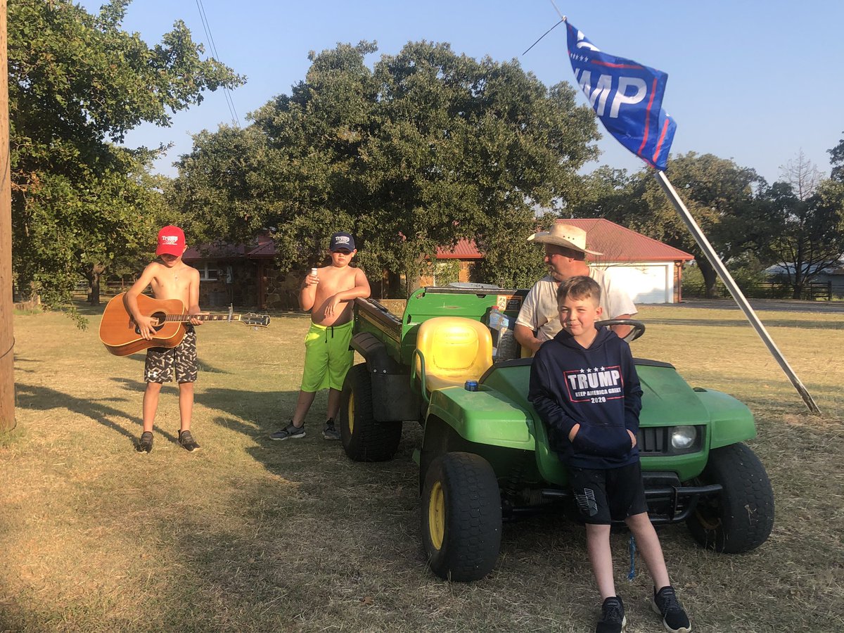 sking1047's tweet photo. @realDonaldTrump Raising them right! Trump 2020 @iamkylemyers https://t.co/kz8DaQbD4H