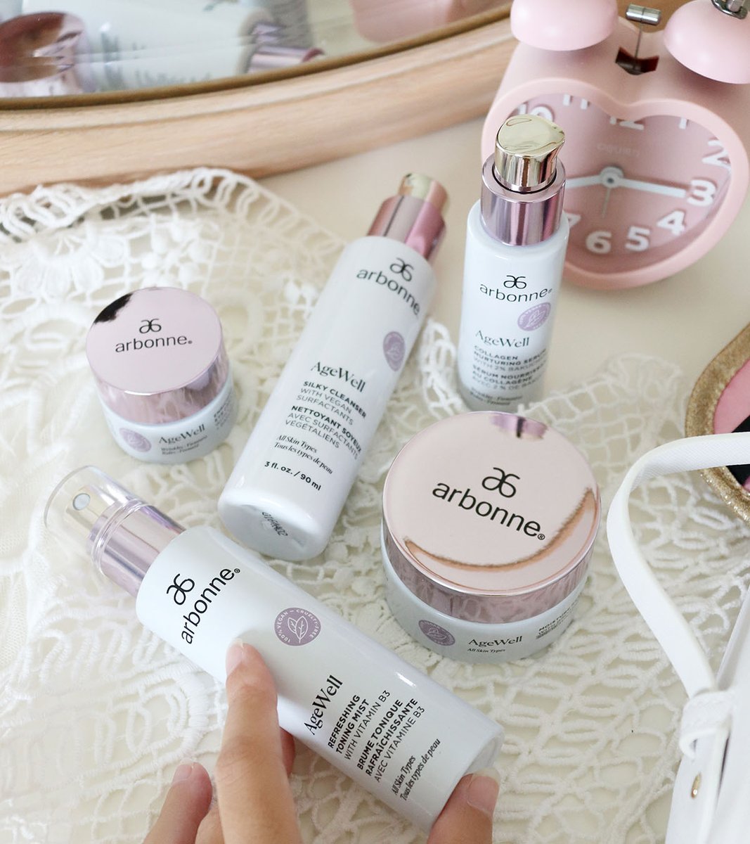 arbonne's tweet photo. AgeWell’s powerful trifecta of key ingredients: Bakuchiol, a plant-based retinol alternative; Stabilized Vitamin C, which supports collagen via moisturization; and Sustainable Plant Stem Cell Extract to help improve the look of texture. https://t.co/fsMU0TaZf3 https://t.co/bnrFh0rYK8