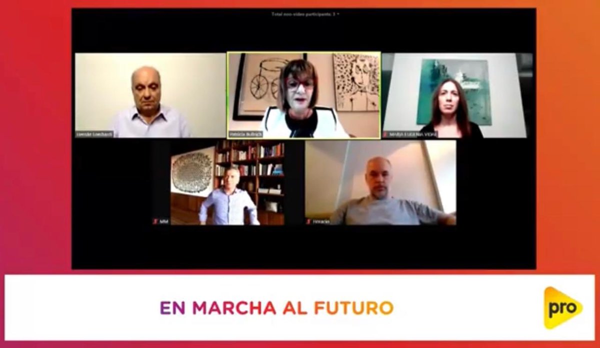 PatoBullrich's tweet photo. Sabemos que la situación es dramática, por eso la pelea que damos es por el futuro, para encontrar una salida viable que apueste al trabajo, al futuro, al progreso. Orgullosa de esta gran movilización del @proargentina #EnMarchaAlFuturo https://t.co/cbhBg1tUTY