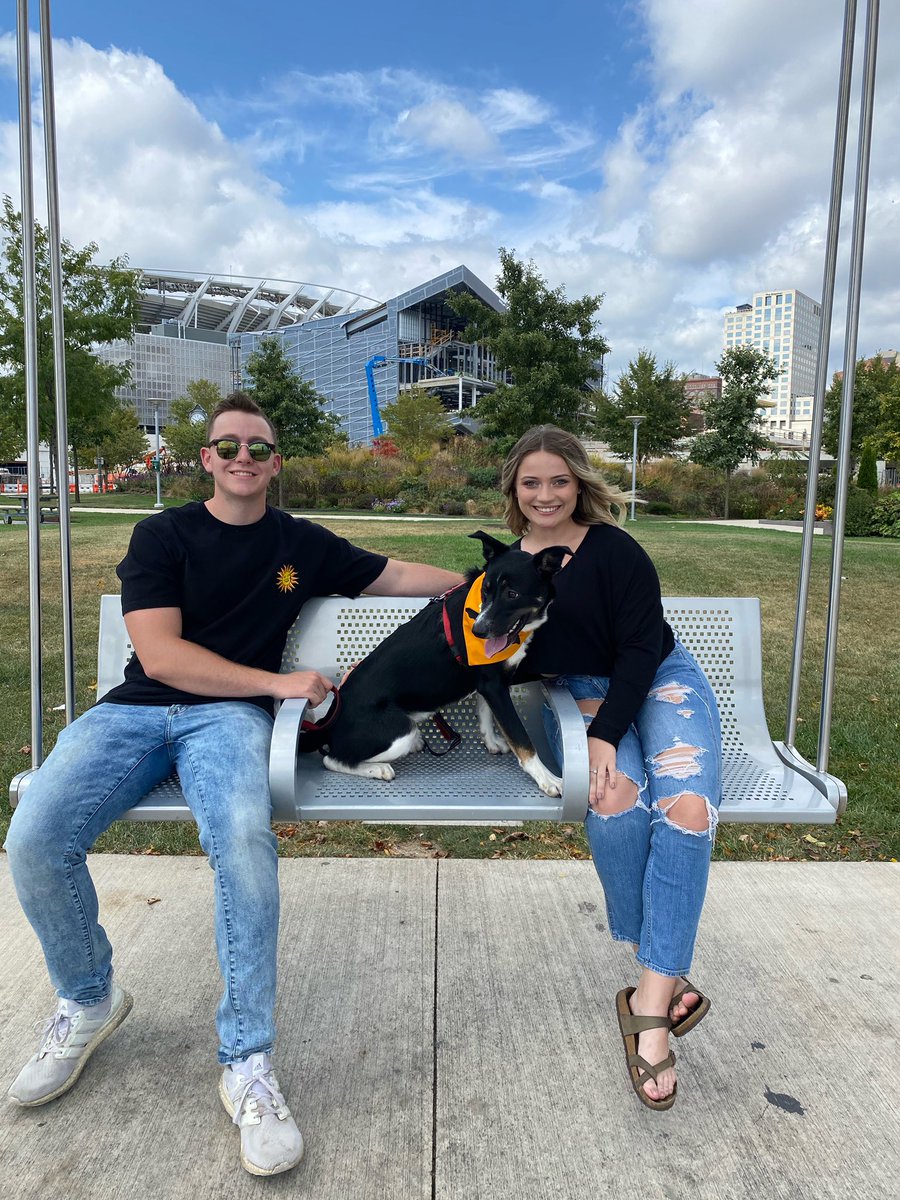 Avery_lundi's tweet photo. Happy birthday to the best dog dad out there💛 https://t.co/CEbD5Qshes