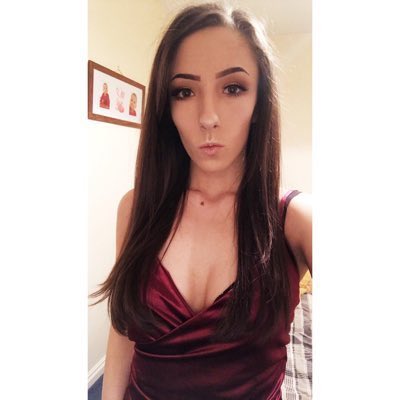 sWHYTE_x's tweet photo. Me 4 years ago vs me now, hi I’m back🙃 https://t.co/HeCZgWgsIw