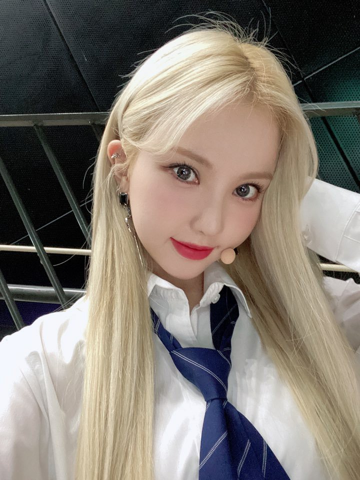 KittenEunbi's tweet photo. [💗] ~ 101020
#ICY_TIME #ITZ5COMEBACK #ITZ5

  ᴇᴜɴʙɪ'ꜱ ᴜᴘᴅᴀᴛᴇ. . . 

    Me encuentro muy feliz de estar en el comeback de todas estas preciosas niñas, soy una gran fan de todas y agradezco la invitación a mi preciosa Kumi, si no me firman la frente todas lloro mil años— https://t.co/w3Ze4iUkcp