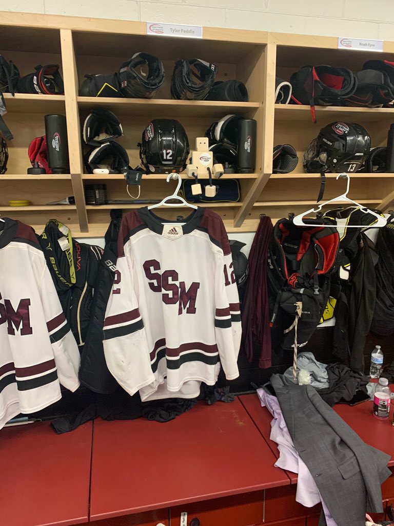 susan_peddle's tweet photo. So nice to see him have a little piece of home at the rink everyday...Always an inspiration and forever in our hearts. #OllieBot https://t.co/zaiOwVMF3g