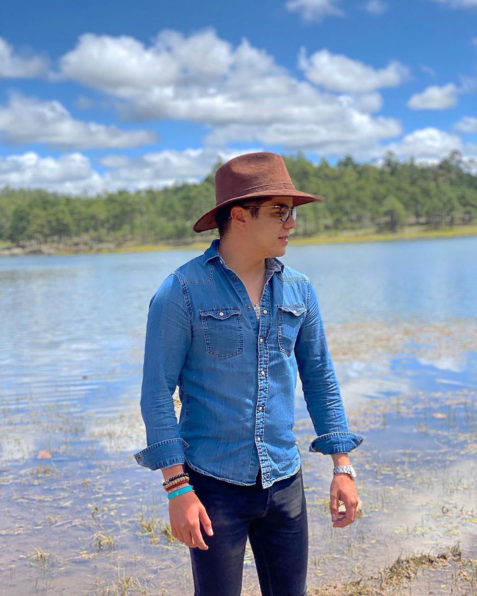 teamalmeidaof's tweet photo. Comenta tu foto favorita de tu artista
Andres almeids
STREAM TALENTO MEXICANO https://t.co/5Rlx10A5SS