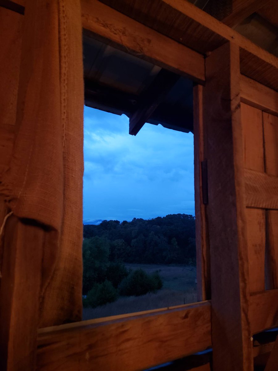 arrtnScott's tweet photo. Current view. https://t.co/lhm3lvMV4K
