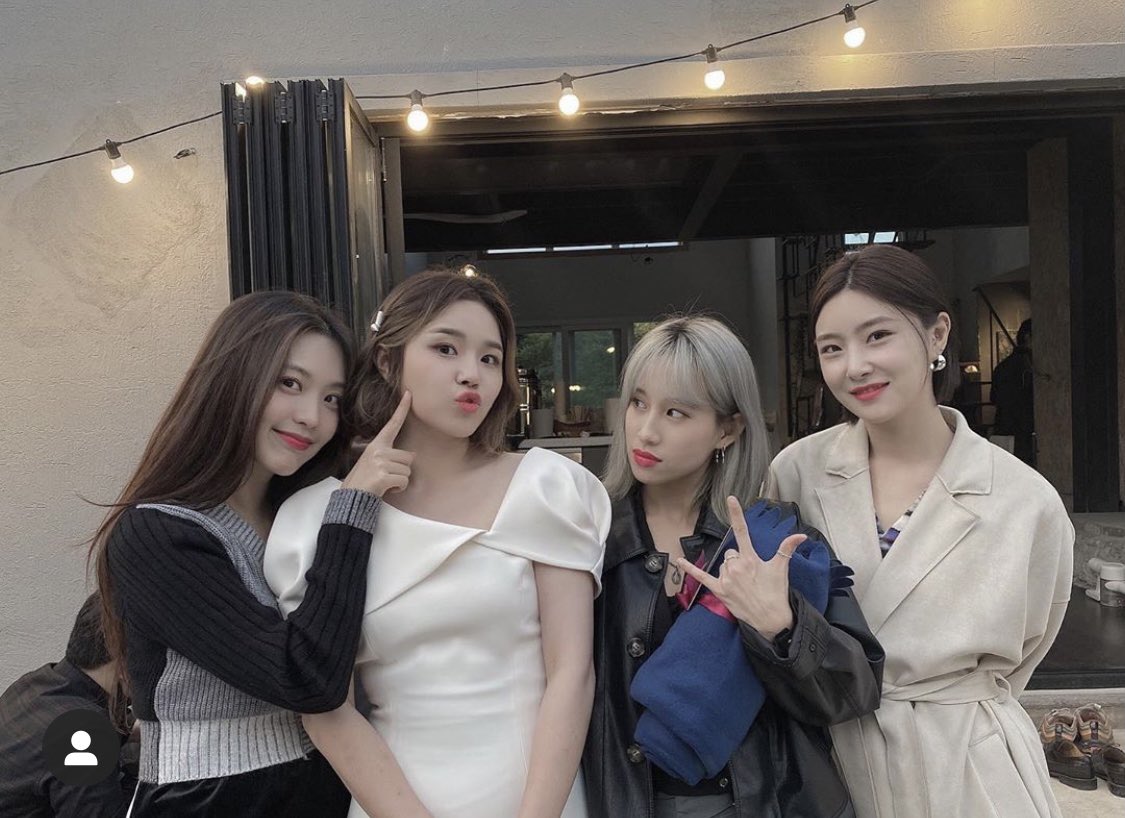 EverGreenRSQ's tweet photo. 결혼 축하합니다!! https://t.co/6BYncxz1Mu