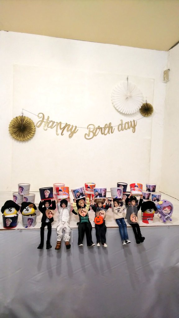 〜スタートはココから〜
先着の可愛いバッジもget😊出来てよかった💜

95ᴢのカプホも素敵すぎる🐥🐯
<a href="/EnchantedJM/">Enchanted 지민 🔮</a>
@betacafebar