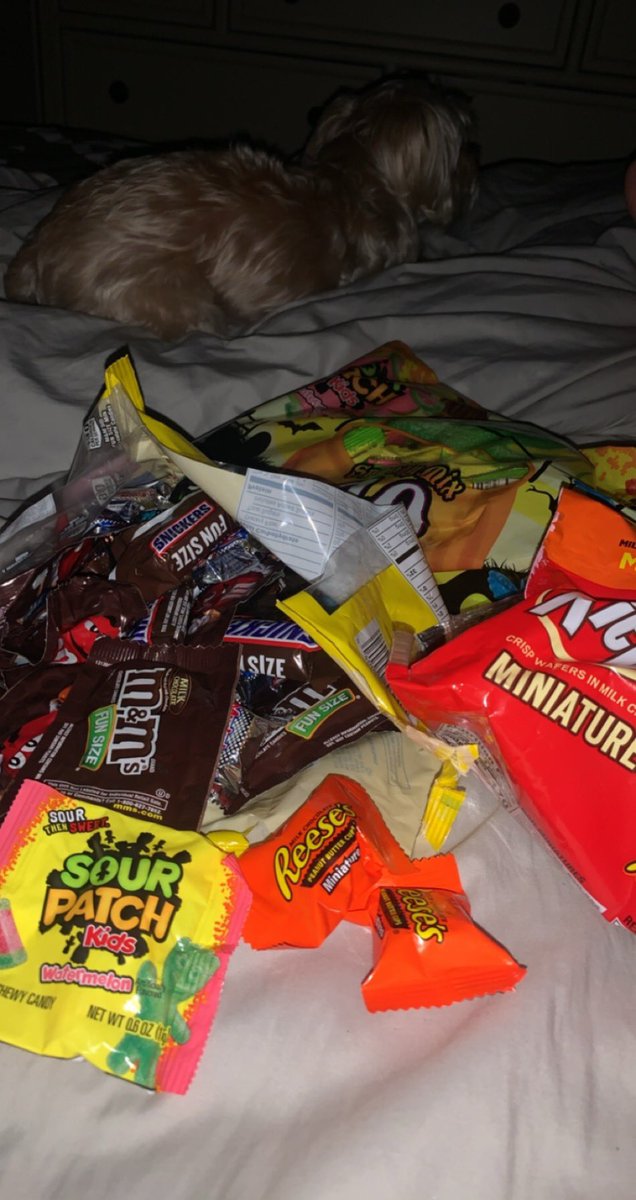 Vict0riax3's tweet photo. Bought candy for Halloween but  now we sitting home watchin’ Netflix &amp; eating it 🤷🏼‍♀️😂 #adulting https://t.co/KgS6GoS7Pj