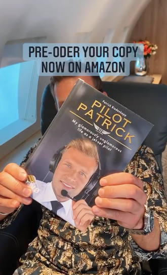 pilotpatrick_'s tweet photo. *Anzeige
π| PRE ORDER MY BOOK β¬οΈ
https://t.co/lGCyLufWRG
Click on the Amazon link.
#Book #PilotPatrick #pilotlife #aviationdaily #aviationlovers #aviationlife #aviation #german #staypositive #fitpilot https://t.co/ZzyKEIyO8d