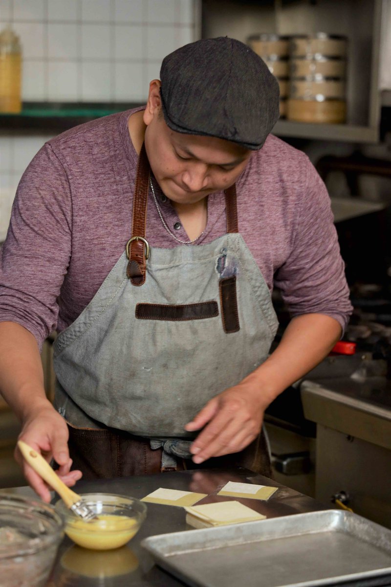 Here we go! New episode of #BigFoodBucketList starts now on @FoodNetworkCA  First up, I’m in #Toronto for the best in New-Asian cuisine <a href="/DaiLoTO/">DaiLo Restaurant Toronto</a>  I’ve been back a few times and @Ninjachefnick never disappoints!